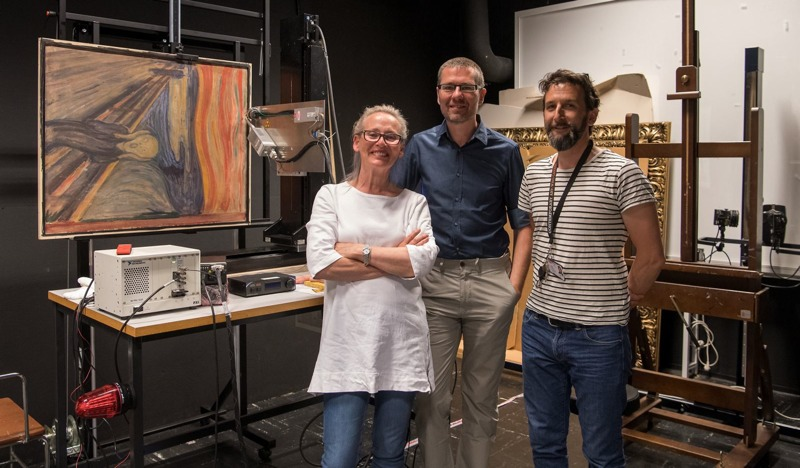 (left to right) Prof. Tine Frøysaker, Dr. Geert Van der Snickt and Thierry Ford. (Image: University of Antwerp)